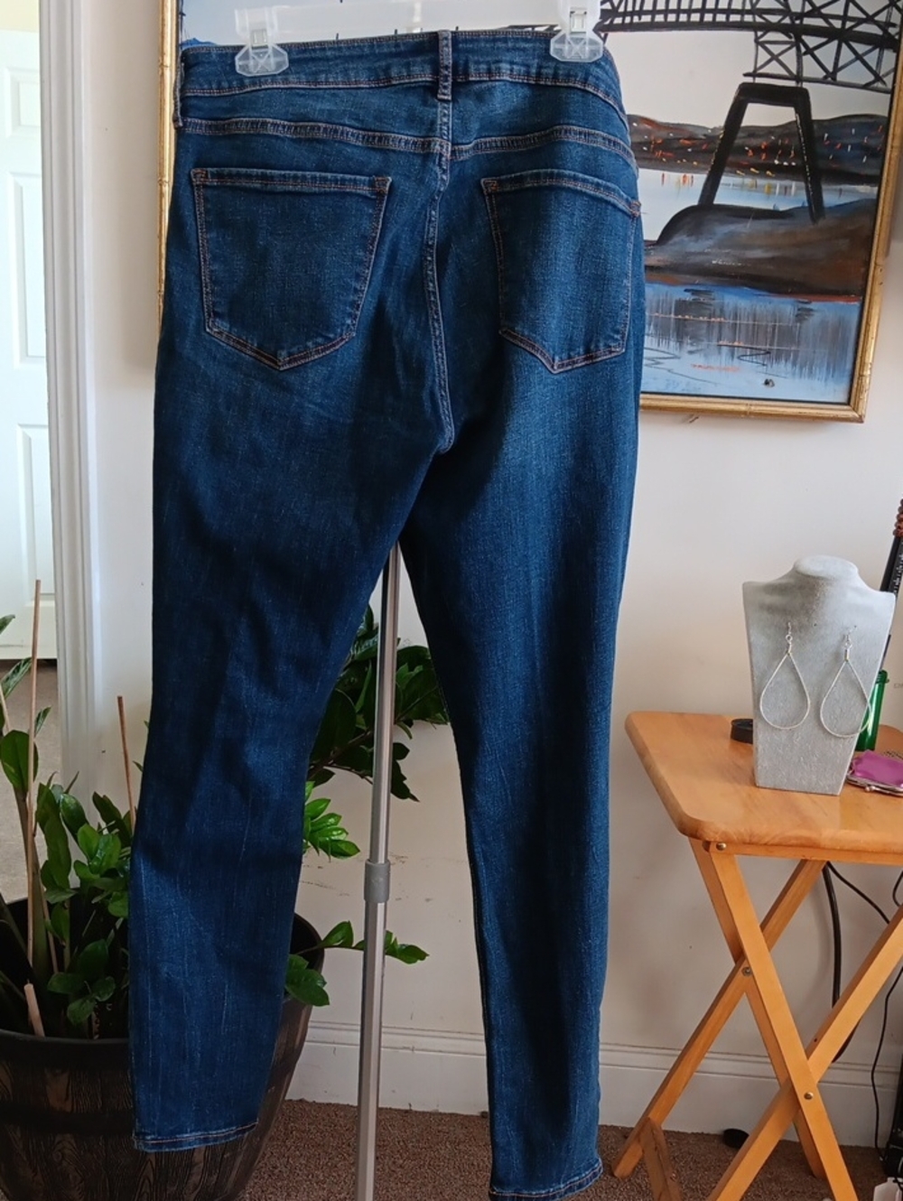 Old Navy Distressed Dark Blue Women's Skinny Jeans - Picture 2 of 3